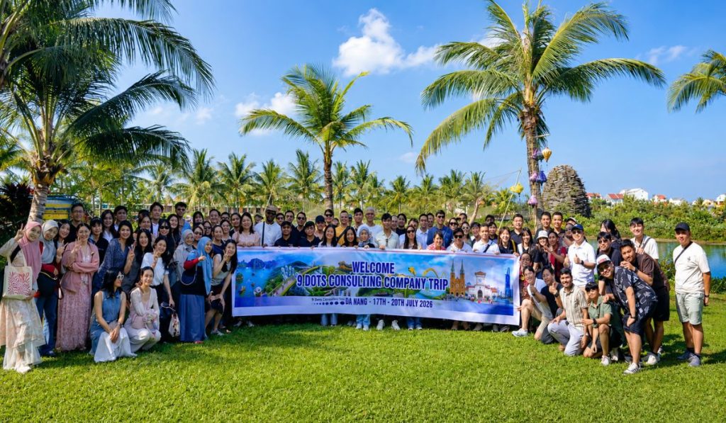 9 Dots Consulting team group photo during the 2026 company trip in Danang, Vietnam